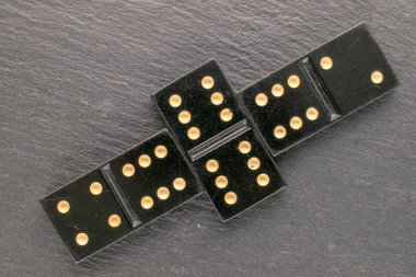 Domino oynamak için eski zar, üst görünüm, makro.