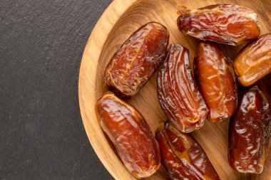 Kurutulmuş tatlı hurmalar, üst manzara, makro.