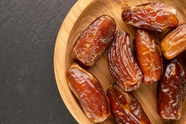 Kurutulmuş tatlı hurmalar, üst manzara, makro.