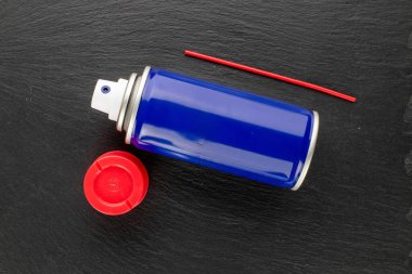 Bir metal sprey, kayrak taşı üzerinde aşınma koruması için, yakın çekim, üst görüş için..