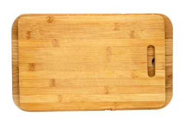 Ahşap mutfak tahtası beyaz arka planda izole edilmiş, yakın plan, üst manzara.