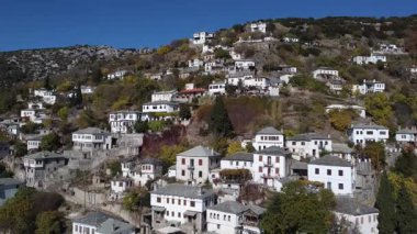 Pelion Dağı 'ndaki Makrinitsa köyü, Sonbahar, Hava manzarası, Magnesia, Teselya, Yunanistan