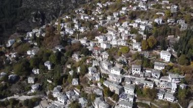 Pelion Dağı 'ndaki Makrinitsa köyü, Sonbahar, Hava manzarası, Magnesia, Teselya, Yunanistan