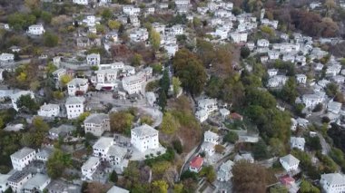Pelion Dağı 'ndaki Makrinitsa köyü, Sonbahar, Hava manzarası, Magnesia, Teselya, Yunanistan
