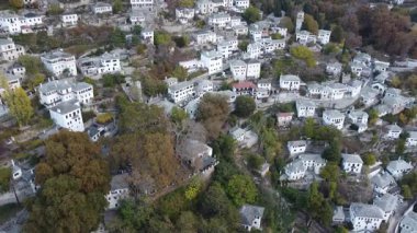 Pelion Dağı 'ndaki Makrinitsa köyü, Sonbahar, Hava manzarası, Magnesia, Teselya, Yunanistan