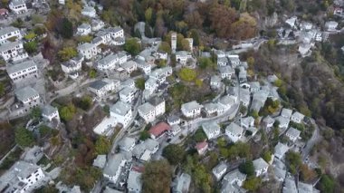 Pelion Dağı 'ndaki Makrinitsa köyü, Sonbahar, Hava manzarası, Magnesia, Teselya, Yunanistan