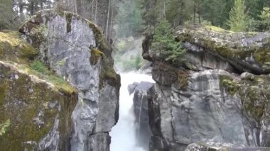Nairn Falls şelale Kanada