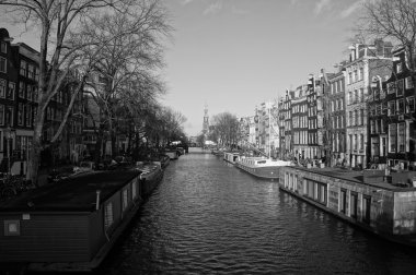 Amsterdam kanalları görüntülemek