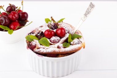 Kiraz ile Fransız clafoutis