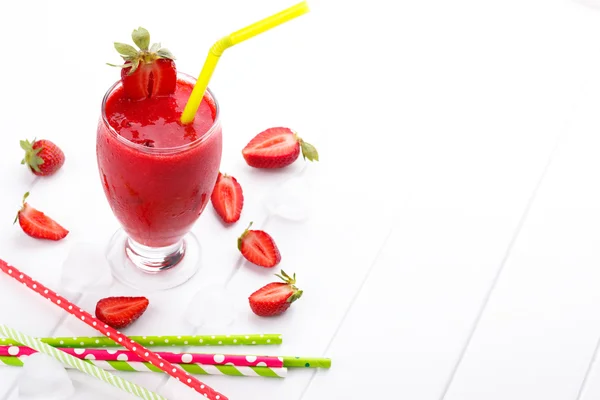 Batido de fresa fresca —  Fotos de Stock