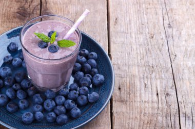Sağlıklı blueberry smoothie