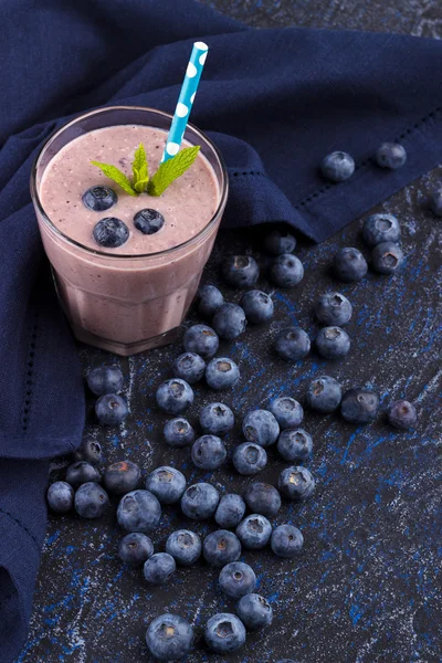 Sağlıklı blueberry smoothie