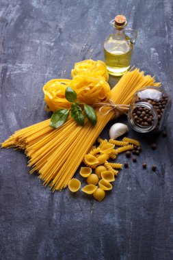 İtalyan pasta malzemeleri