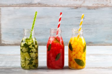 Detoks meyve su infüzyon.