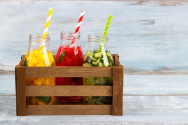 Detoks meyve su infüzyon.