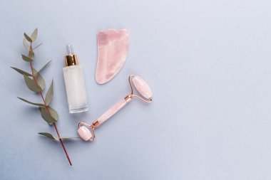 Yüz masajı için Gua sha Yeşim Roller, Yaşlanma Karşıtı Tedavi, fotokopi alanı ile düz uzanma