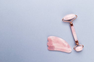 Yüz masajı için Gua sha Yeşim Roller, Yaşlanma Karşıtı Tedavi, fotokopi alanı ile düz uzanma