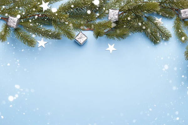 Kerstmis Zilveren Decoraties Blauwe Trendy Achtergrond Wenskaart Sjabloon — Stockfoto