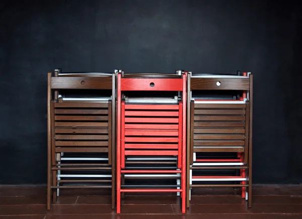 Katlama renkli ahşap sandalyeler,