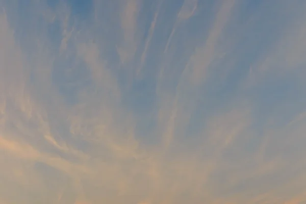 Розовое Желтое Красное Голубое Небо Мягким Облаком Сумерках — стоковое фото