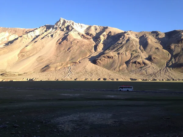 Sarchu 고속도로에서 롯데도로 인도에서 고속도로 Leh Ladakh 카슈미르 주에서 히마찰프라데시 — 스톡 사진