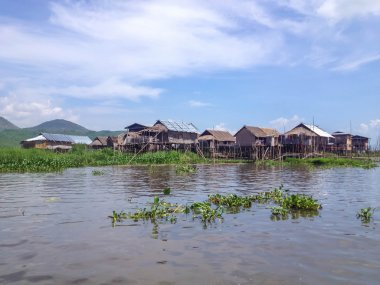 Geleneksel kayan köy evleri Inle Gölü, Myanmar