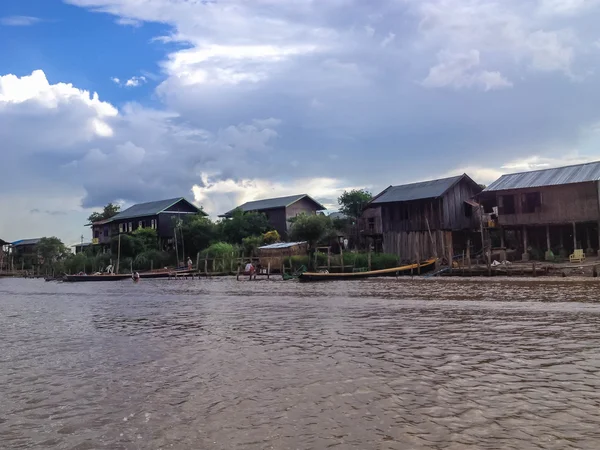 Inle Lake Myanmar Mayo 2014 Pueblo Barco Estilo Vida Gente — Foto de Stock