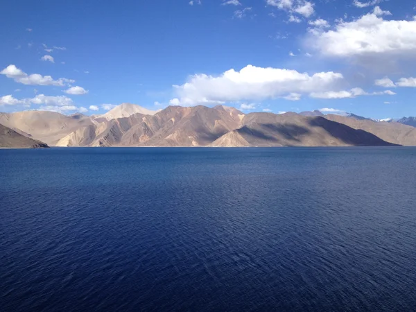 Uitzicht Bergketen Bij Pangong Lake Leh Ladakh India — Stockfoto