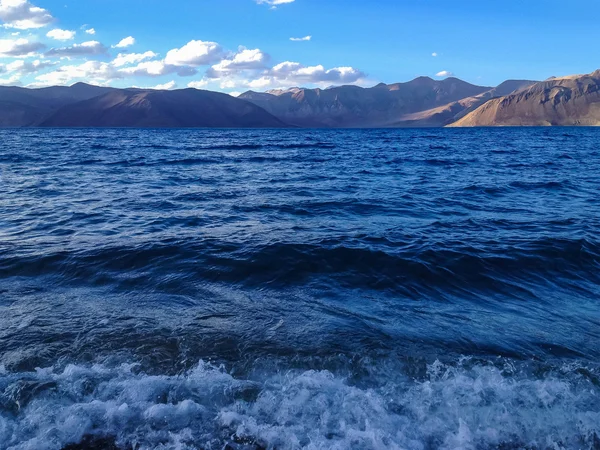 Pangong Tso See Ist Ein Riesiger See Ladakh Mit Schneegipfeln — Stockfoto