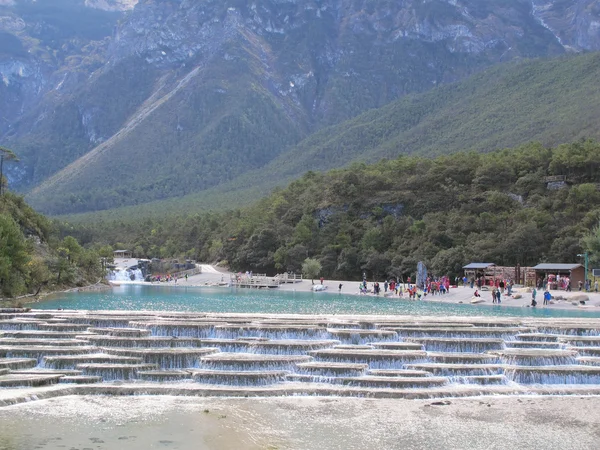 Blue Moon Valley Jade Dragon kar dağ, Lijiang, Yunnan Çin