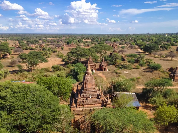 bagan, myanmar (burma düz Pagoda peyzaj)