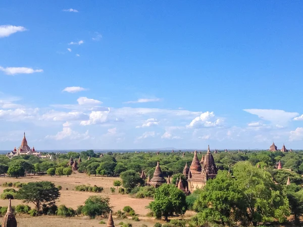 bagan, myanmar (burma düz Pagoda peyzaj)