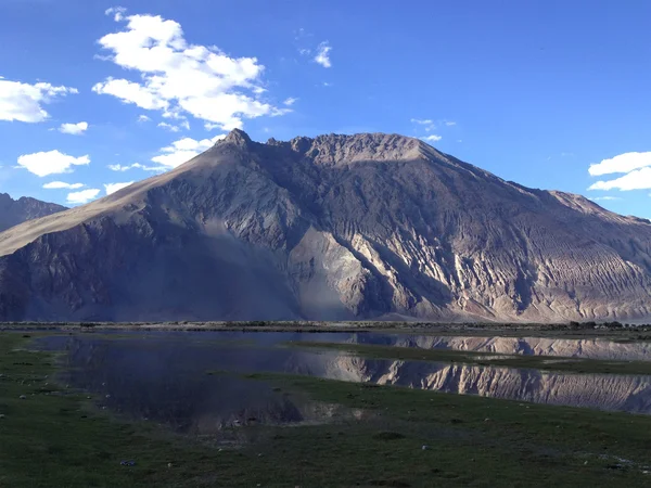 Piscines Réfléchissantes Dans Vallée Nubra Leh Ladakh Inde Nord — Photo