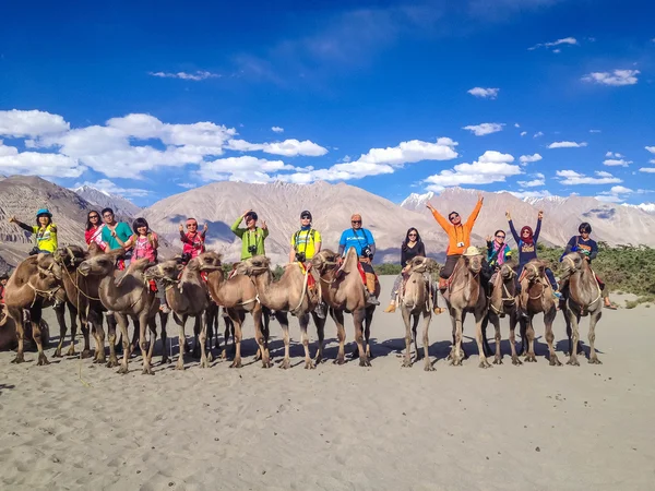 Leh Ladakh India Julio 2014 Carmels Turísticos Identificados Aldea Hunder — Foto de Stock
