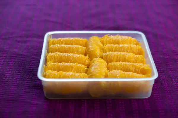 Altın konu, yapılan yumurta ve şeker, tatlı Tay tatlı