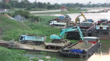 Beko Kepçe kumdan gemi kamyon