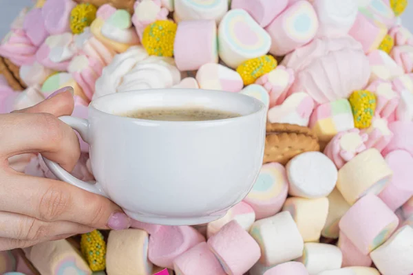 Woman Hand Cup Coffee Background Marshmallows Close — Stock Photo, Image