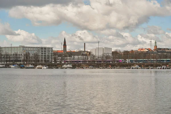 Helsinky Finsko Dubna2021 Nábřeží Herttoniemi Slunečný Jarní Den — Stock fotografie