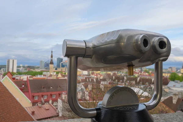 Tallin Estonia Mayo 2021 Telescopio Para Plataformas Observación Paisaje Urbano — Foto de Stock