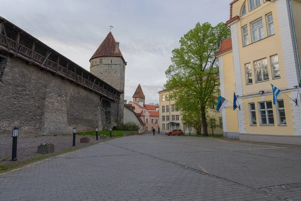 Estonsko Tallinn Květen 2021 Starověké Hradby Věže Starého Města — Stock fotografie