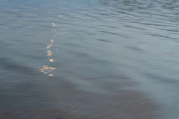 Αντανακλάται Ακτίνες Του Ήλιου Στο Θαλασσινό Νερό Λάμψη Στο Νερό — Φωτογραφία Αρχείου