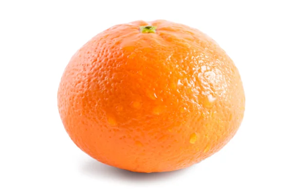 Мандарин оранжевый изолирован на белом фоне — стоковое фото