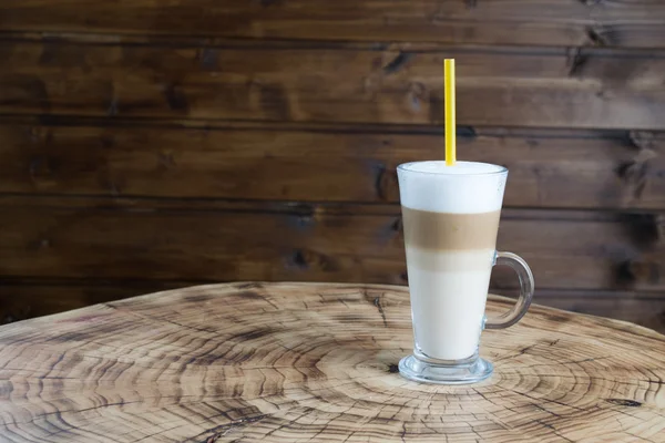 Latte su sfondo di legno — Foto Stock