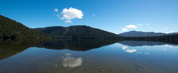 Mirror Lake South Island — Fotografia de Stock