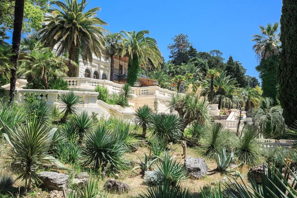 Renovated building of Hope villa in the arboretum of Sochi, Russia — Stock Photo, Image