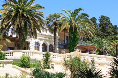Soçi, Rusya'nın Botanik Bahçesi villada umutları yenilenmiş oturtmak