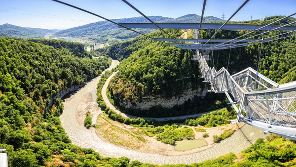 SKYPARK AJ Hackett Sochi - la più lunga passerella sospesa della lunghezza del ponte levatoio, Adventure Park prima in Russia — Foto Stock