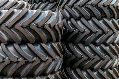 Arka plan ile kamyonlar için siyah lastik