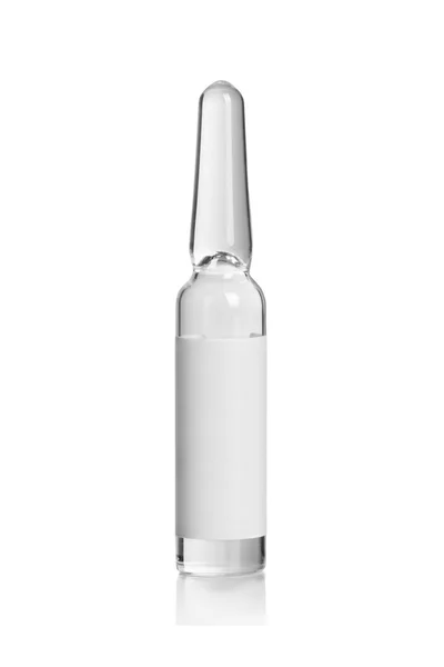 Ampoule médicale isolée sur blanc — Photo