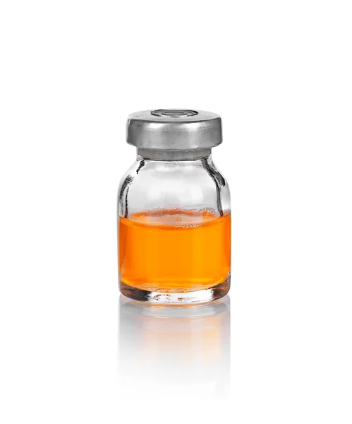 Ampolla médica aislada sobre fondo blanco —  Fotos de Stock